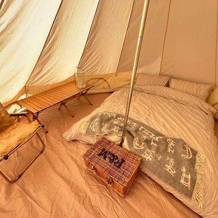 Bell Tent 4M Fossewold Farm Camping Moreton-in-Marsh Exterior foto