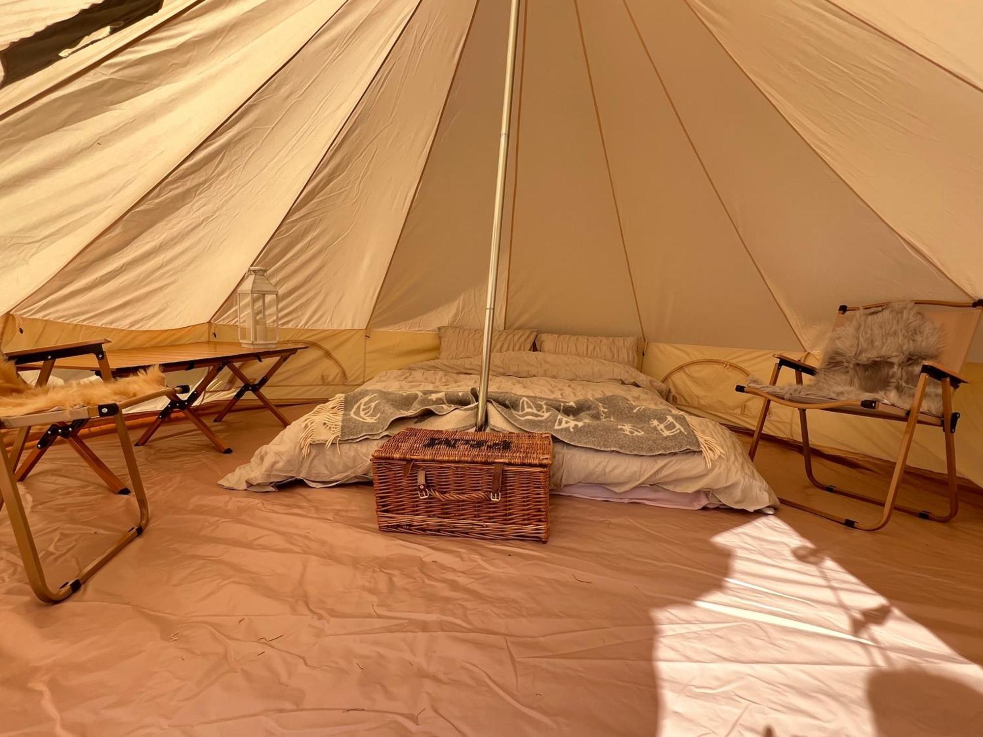 Bell Tent 4M Fossewold Farm Camping Moreton-in-Marsh Exterior foto
